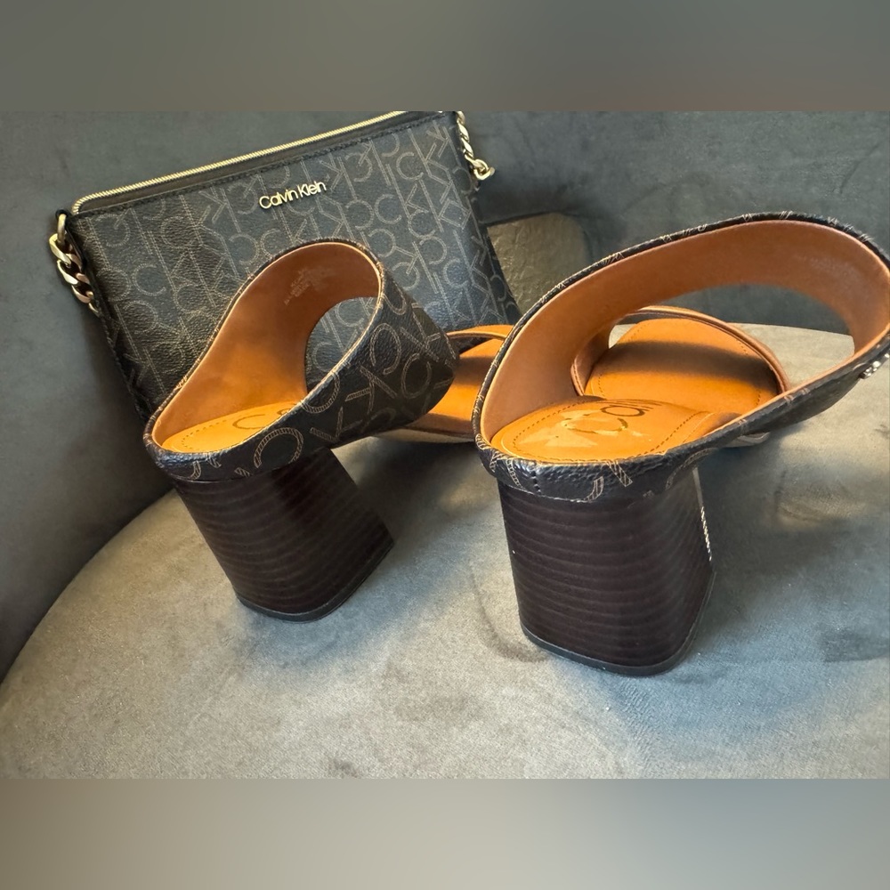 Shoes - Picture 3 of 4